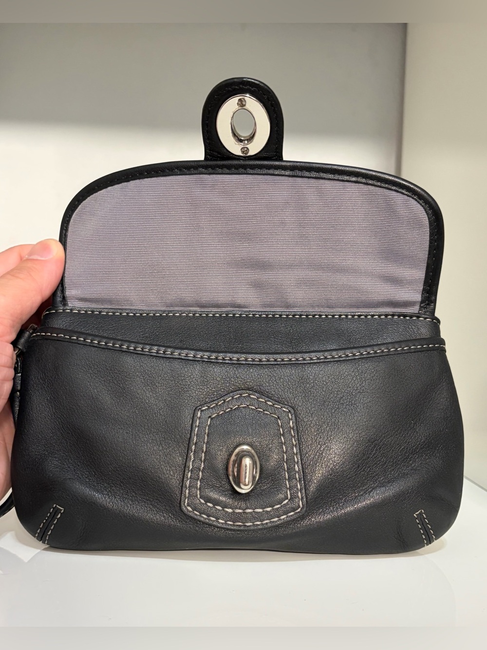 Coach 1941 Legacy Black Leather Silver Turn Lock Wristlet Clutch w/ Zip Closure - Picture 5 of 16